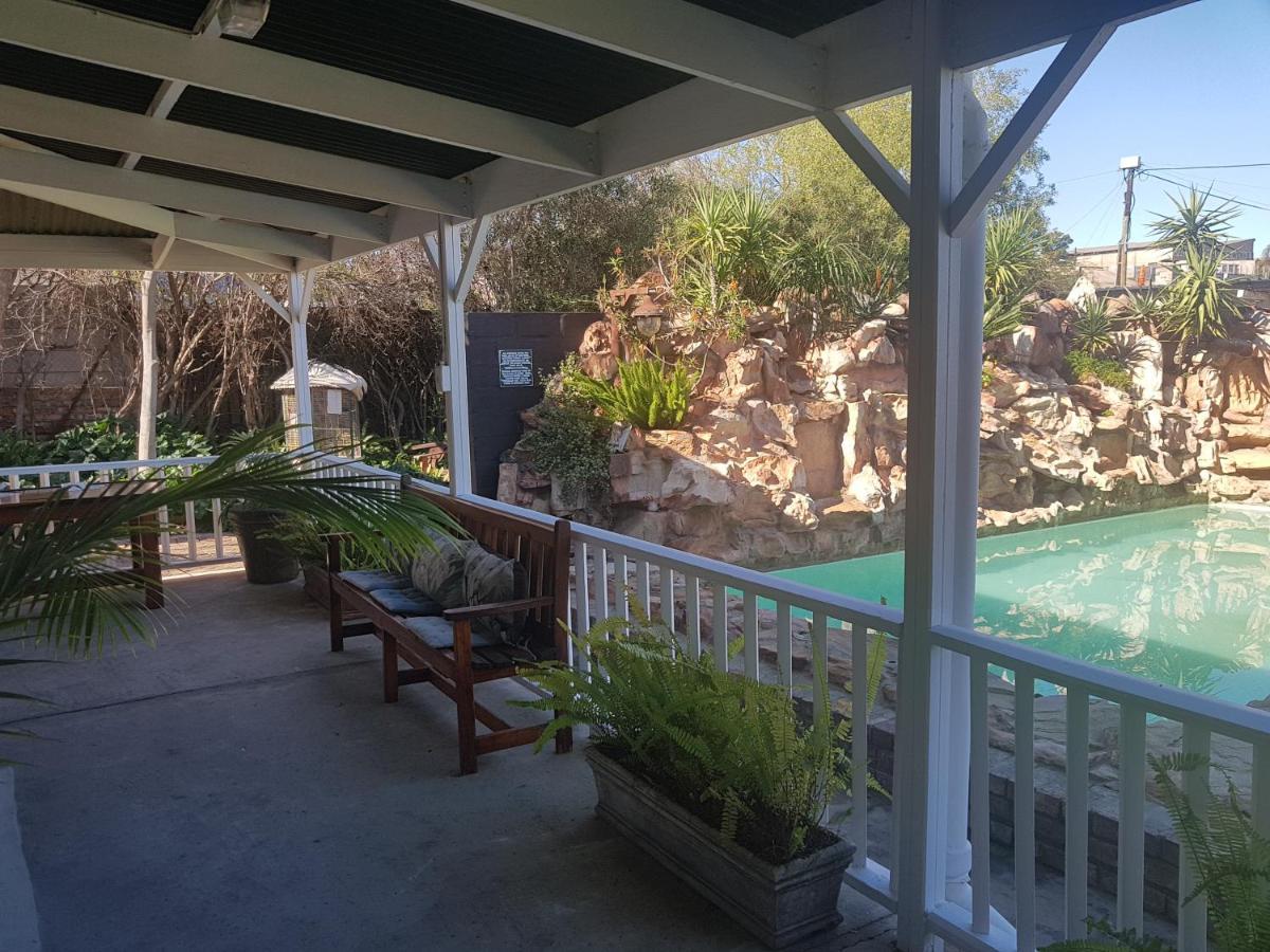 Beit Shalom Before Known As Best Little Guesthouse Oudtshoorn Buitenkant foto