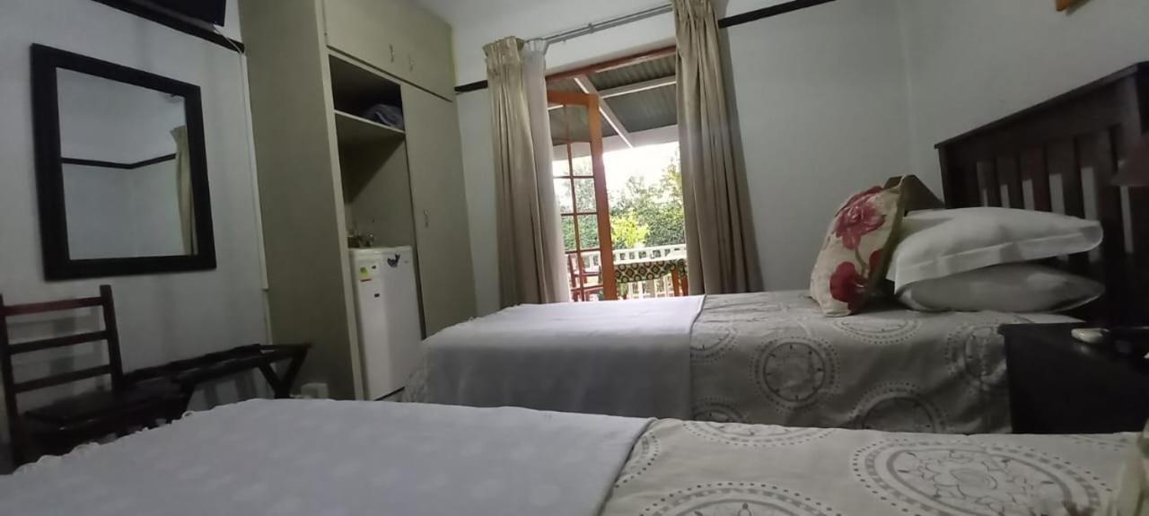 Beit Shalom Before Known As Best Little Guesthouse Oudtshoorn Buitenkant foto
