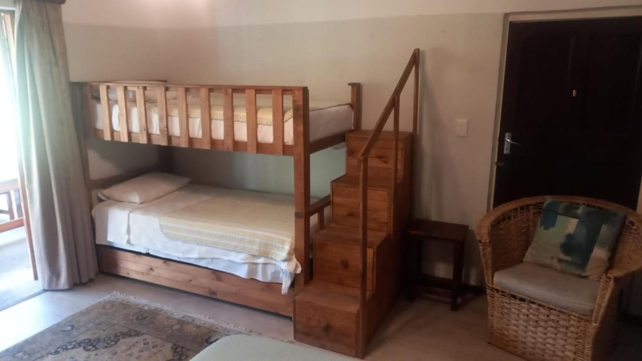 Beit Shalom Before Known As Best Little Guesthouse Oudtshoorn Buitenkant foto