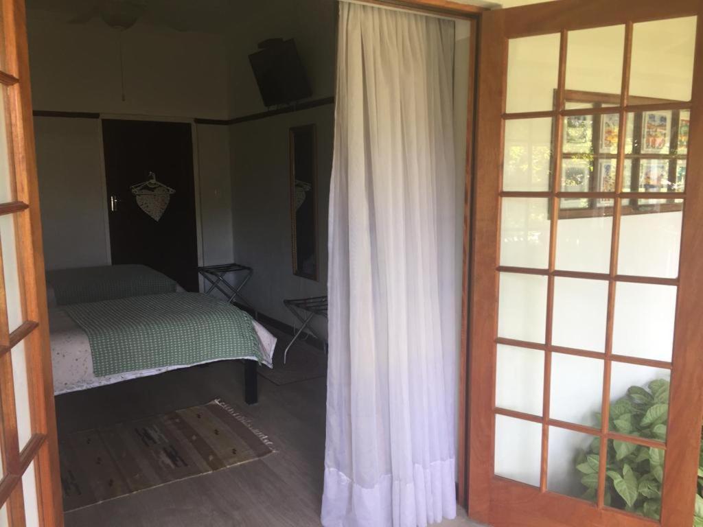 Beit Shalom Before Known As Best Little Guesthouse Oudtshoorn Buitenkant foto