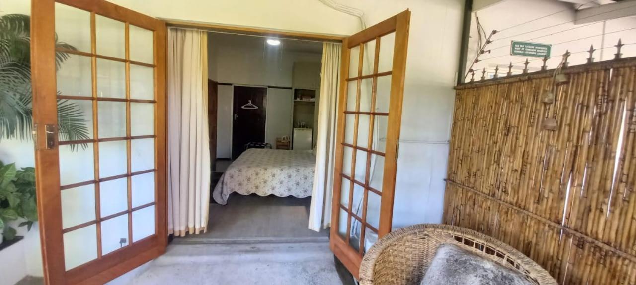 Beit Shalom Before Known As Best Little Guesthouse Oudtshoorn Buitenkant foto