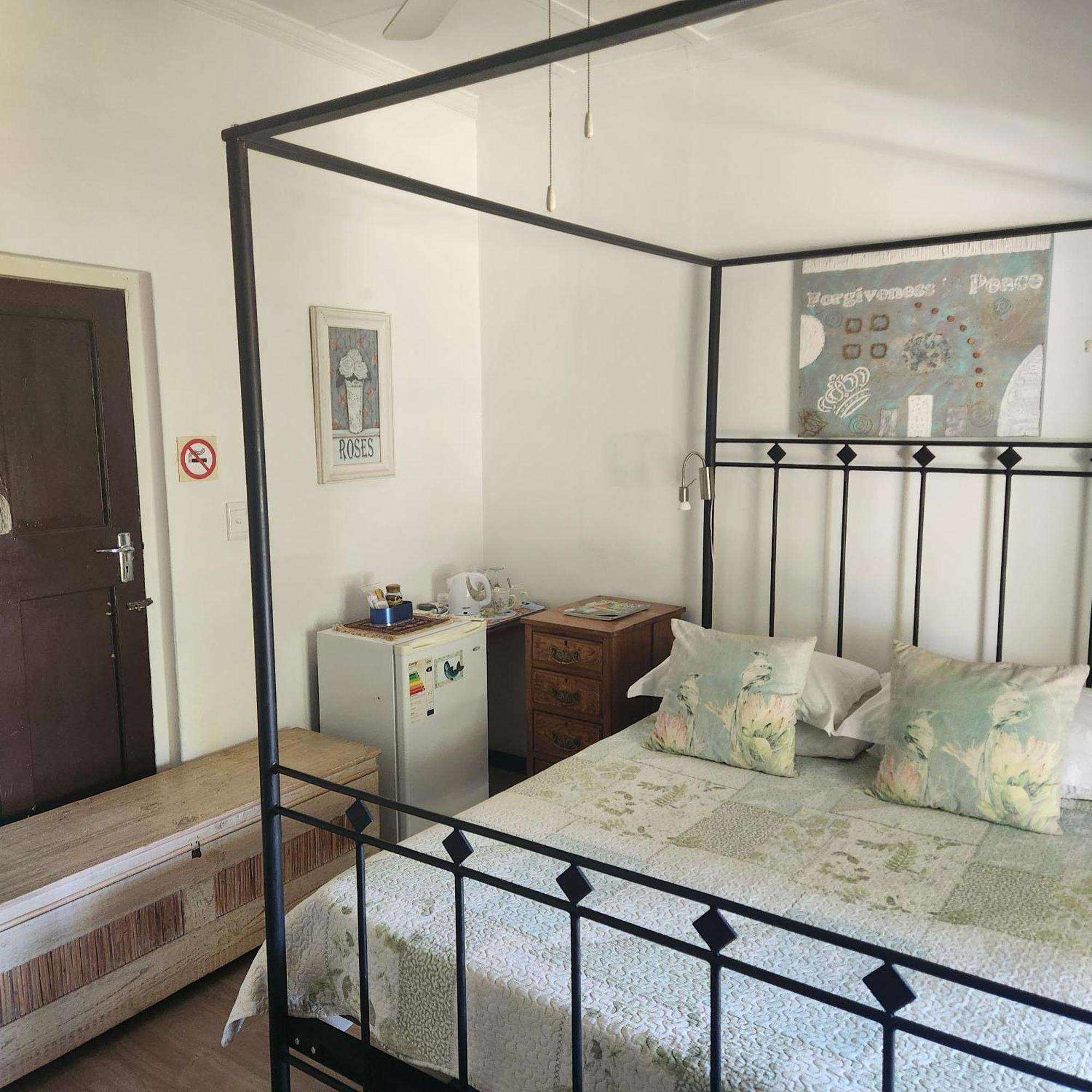 Beit Shalom Before Known As Best Little Guesthouse Oudtshoorn Buitenkant foto